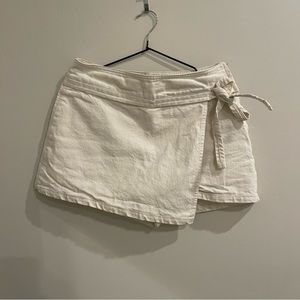 Zara off-white skort
